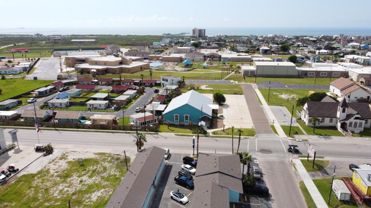 Amelia'S Landing Hotel Port Aransas Exterior photo