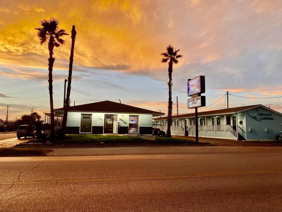 Amelia'S Landing Hotel Port Aransas Exterior photo