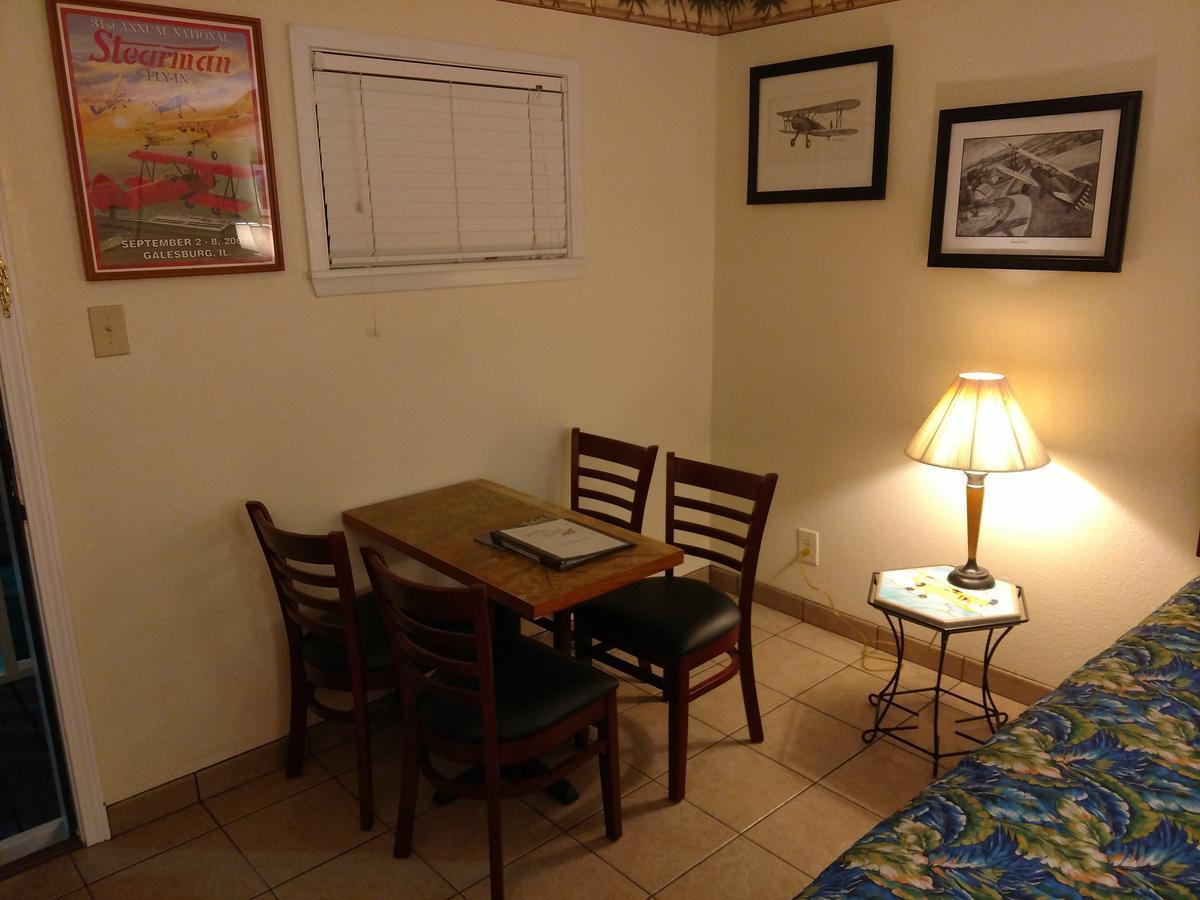 Amelia'S Landing Hotel Port Aransas Exterior photo