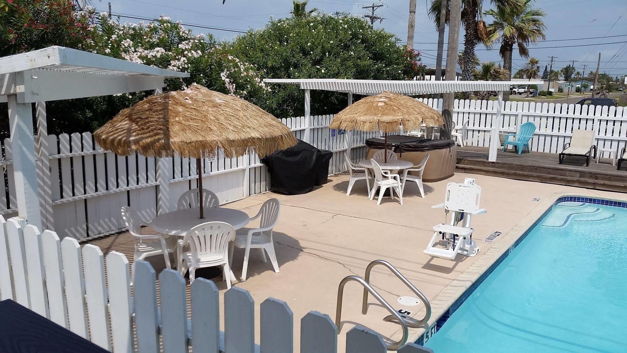 Amelia'S Landing Hotel Port Aransas Exterior photo